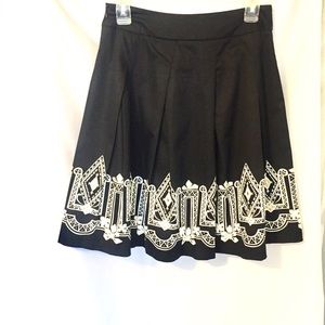 WHBM Pleated Black Geometric Print Skirt